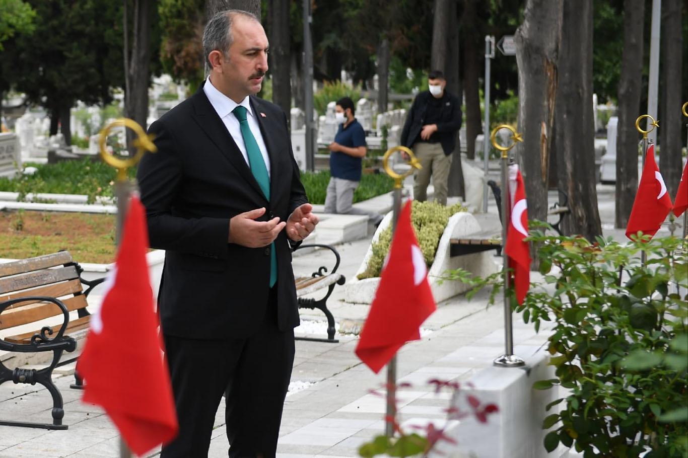 Adalet Bakanı Abdülhamit Gül'den 15 Temmuz mesajı